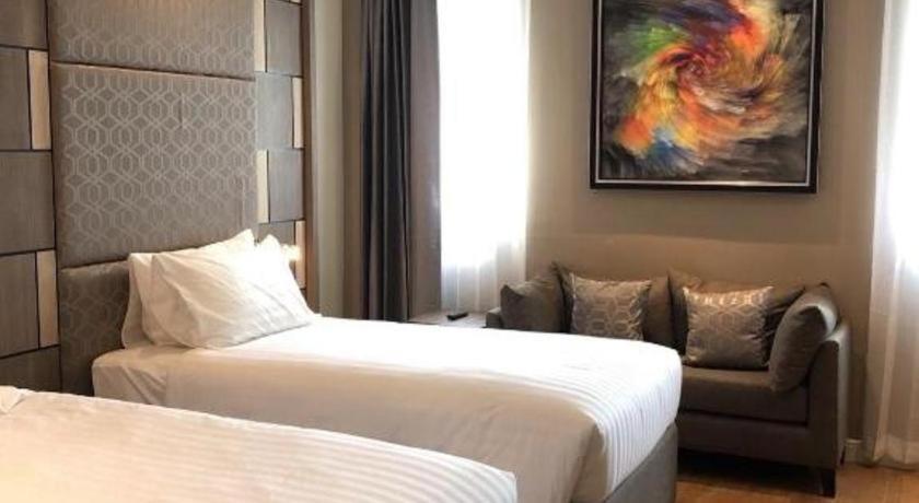 Sri U-Thong Grand Hotel Suphan Buri Exterior foto