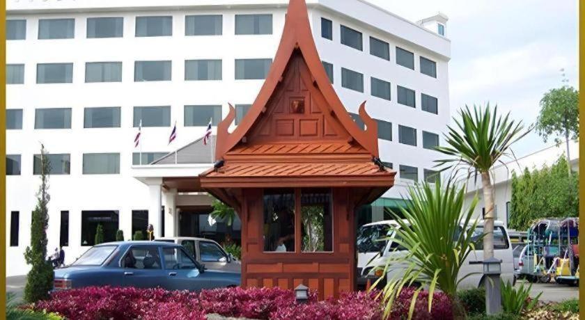 Sri U-Thong Grand Hotel Suphan Buri Exterior foto
